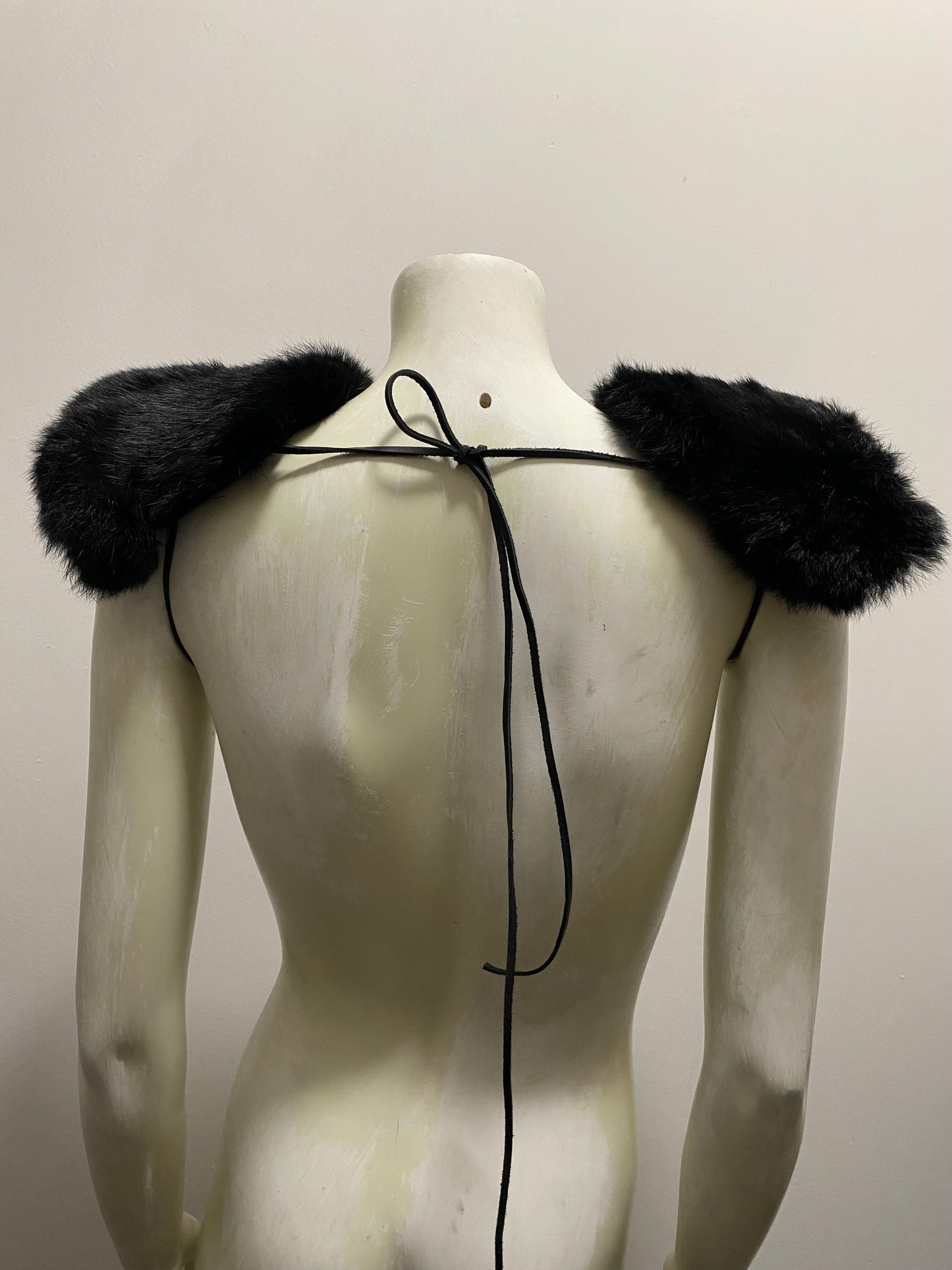 FUR SHOULDER PADS