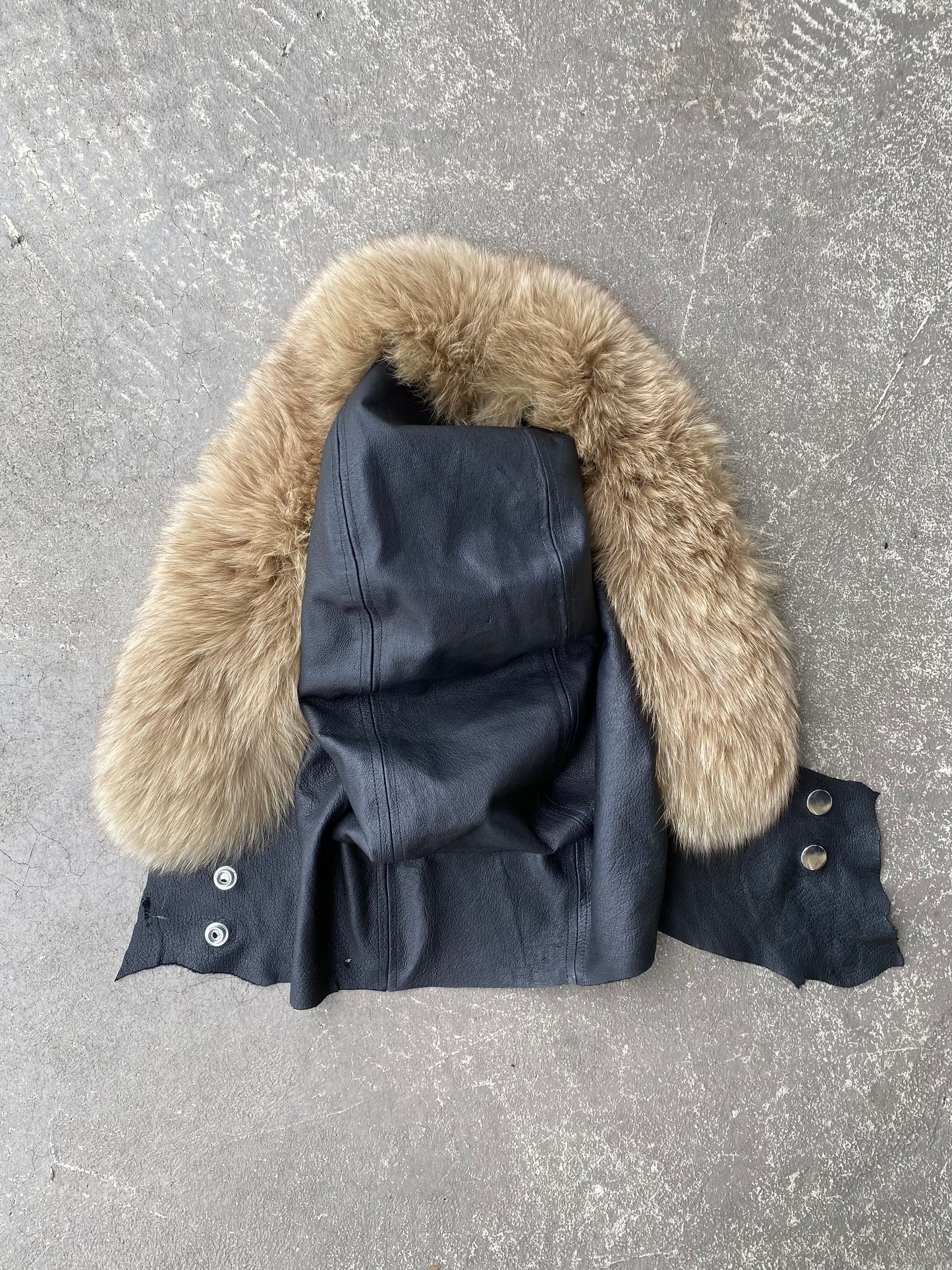 LEATHER AND FUR HOOD 02