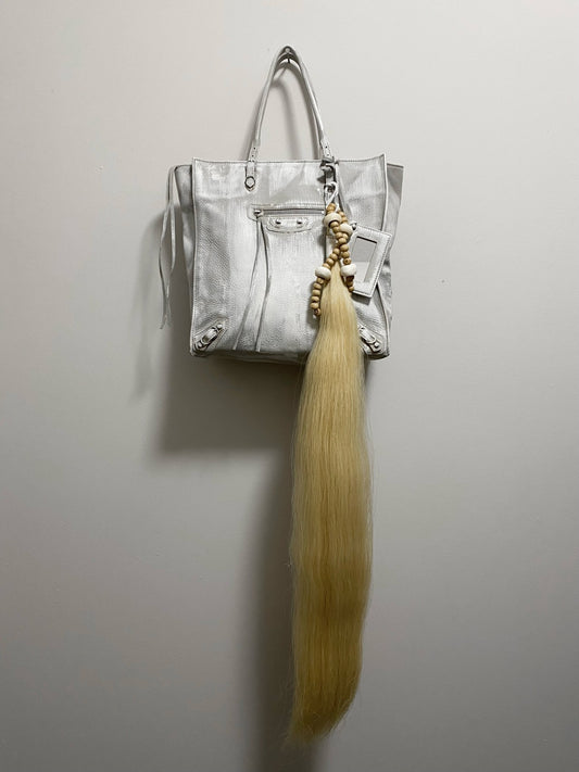 BLOND HORSE TAIL ADORNMENT