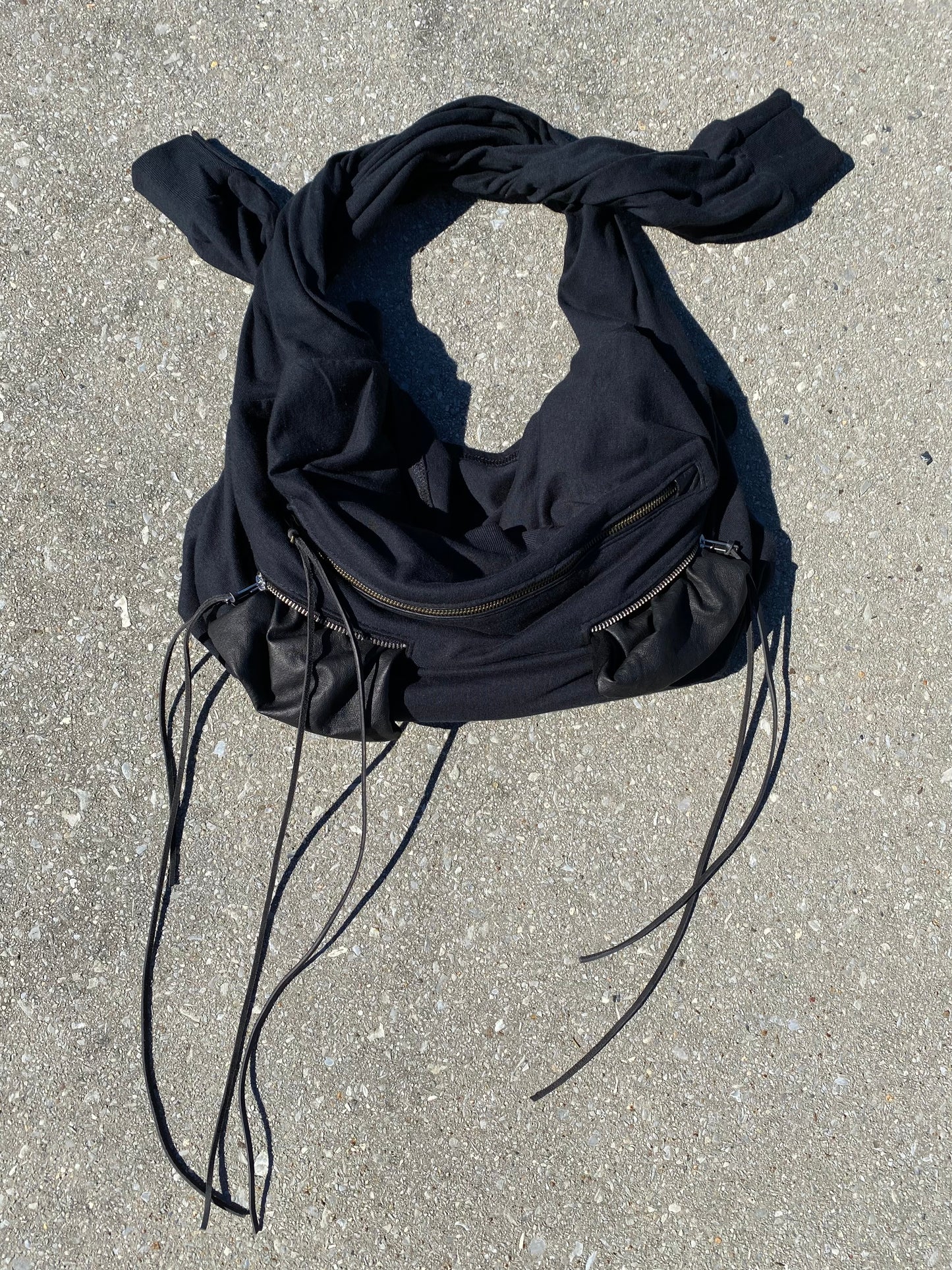 CONVERTIBLE MULTI-ZIP SHIRT BAG