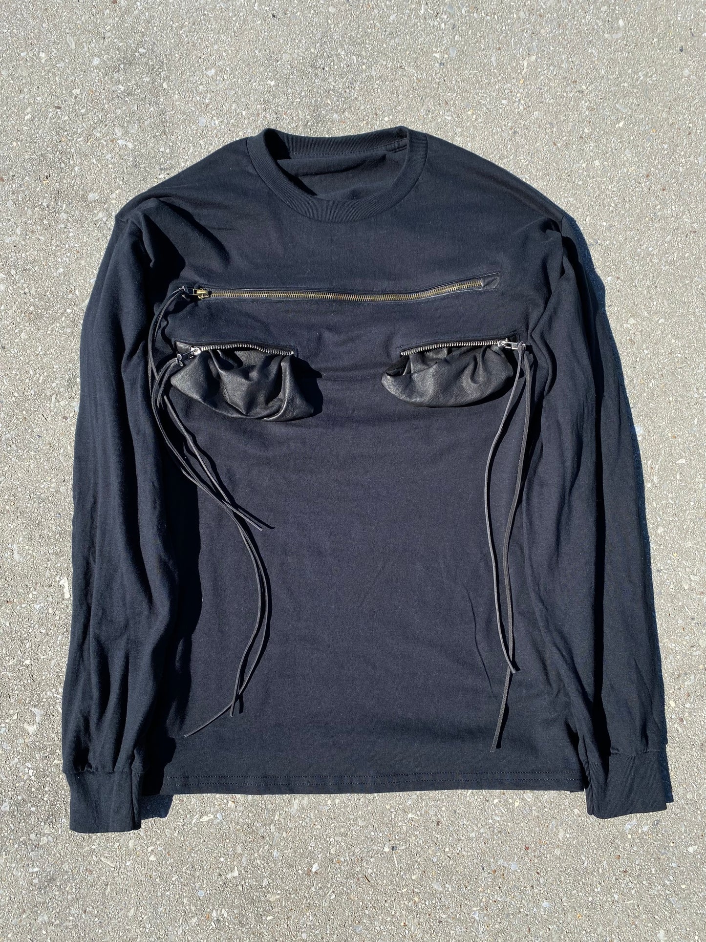 CONVERTIBLE MULTI-ZIP SHIRT BAG