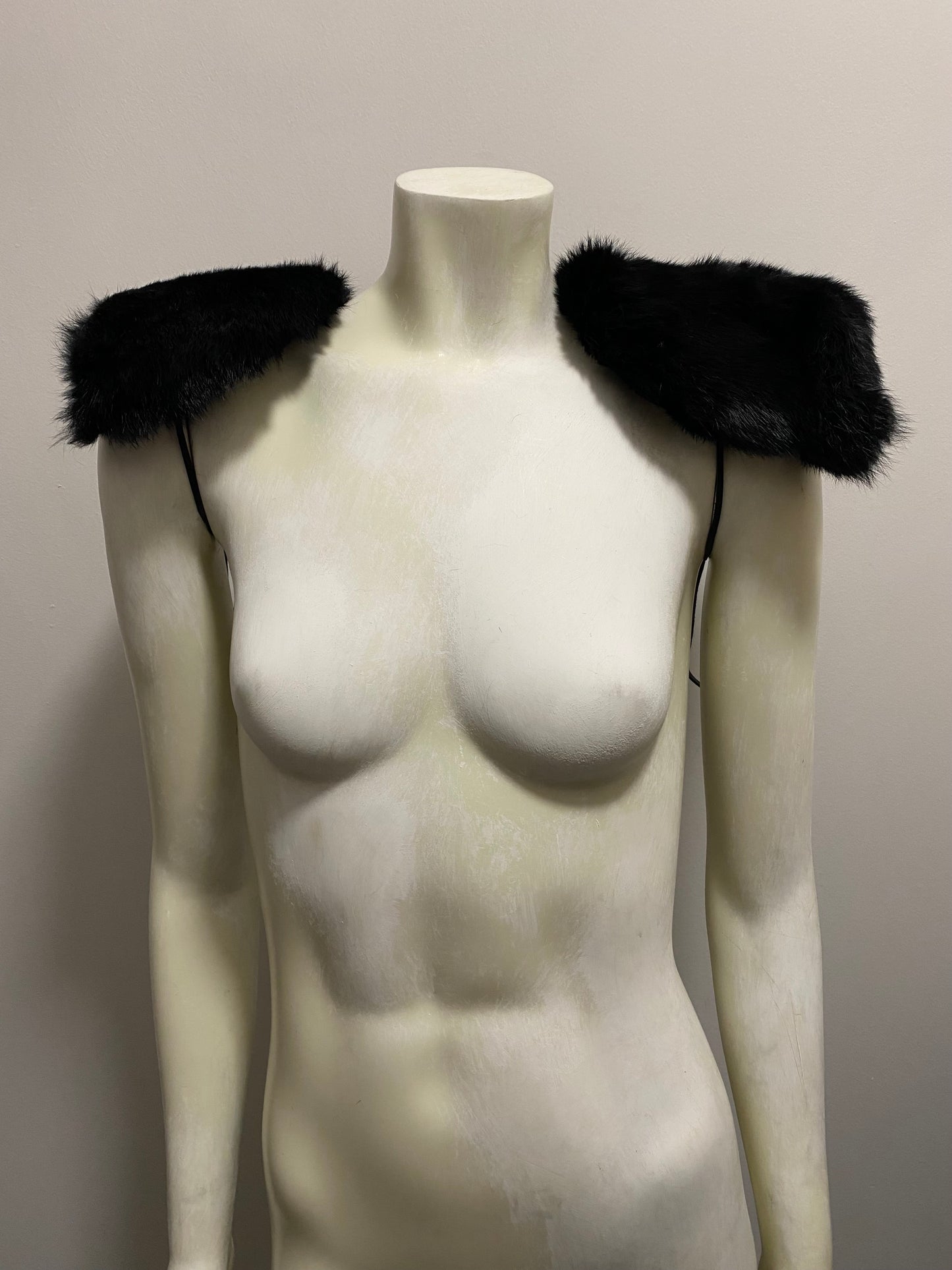 FUR SHOULDER PADS
