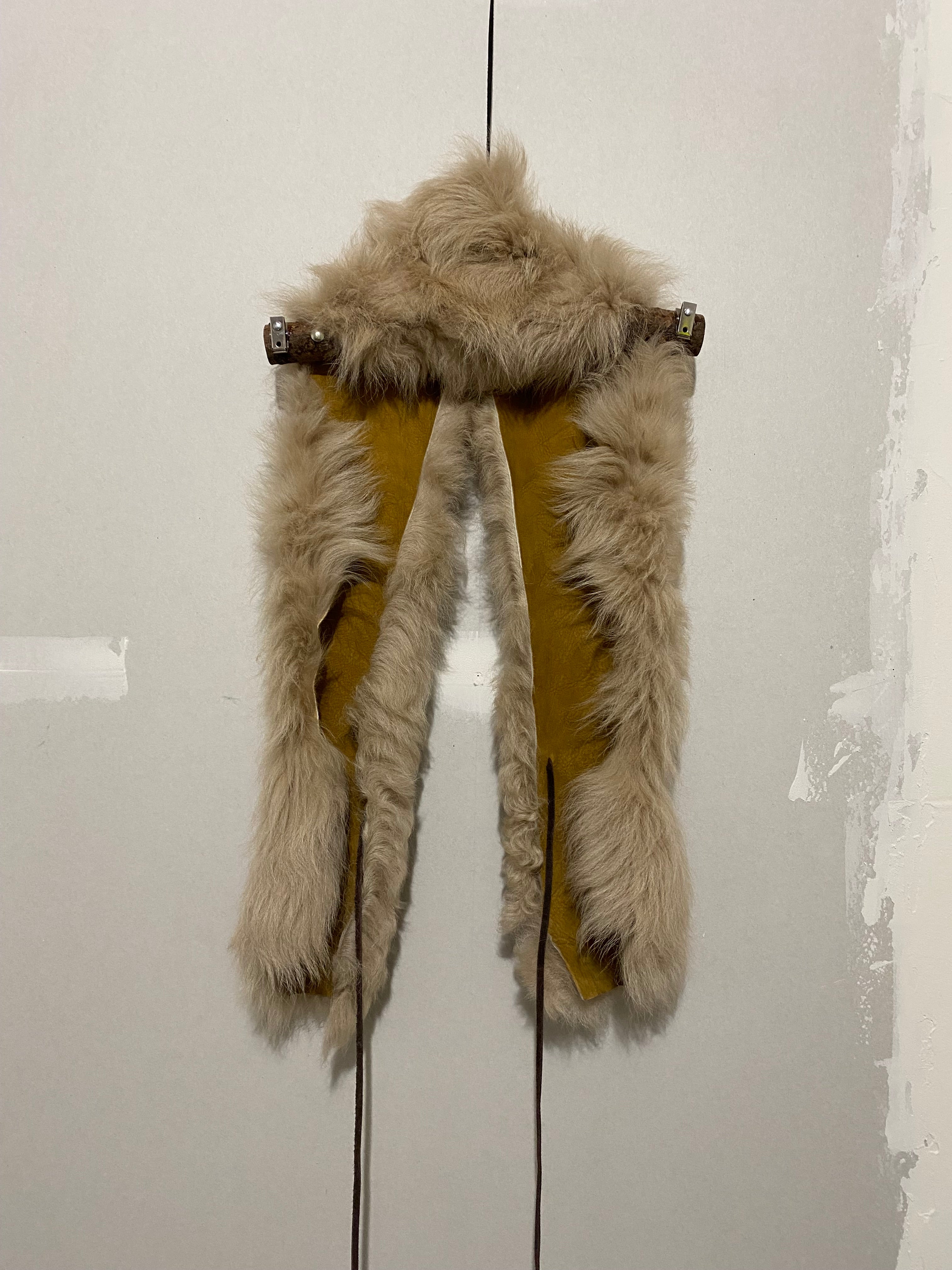 BEIGE SHEARLING WRAP STOLE