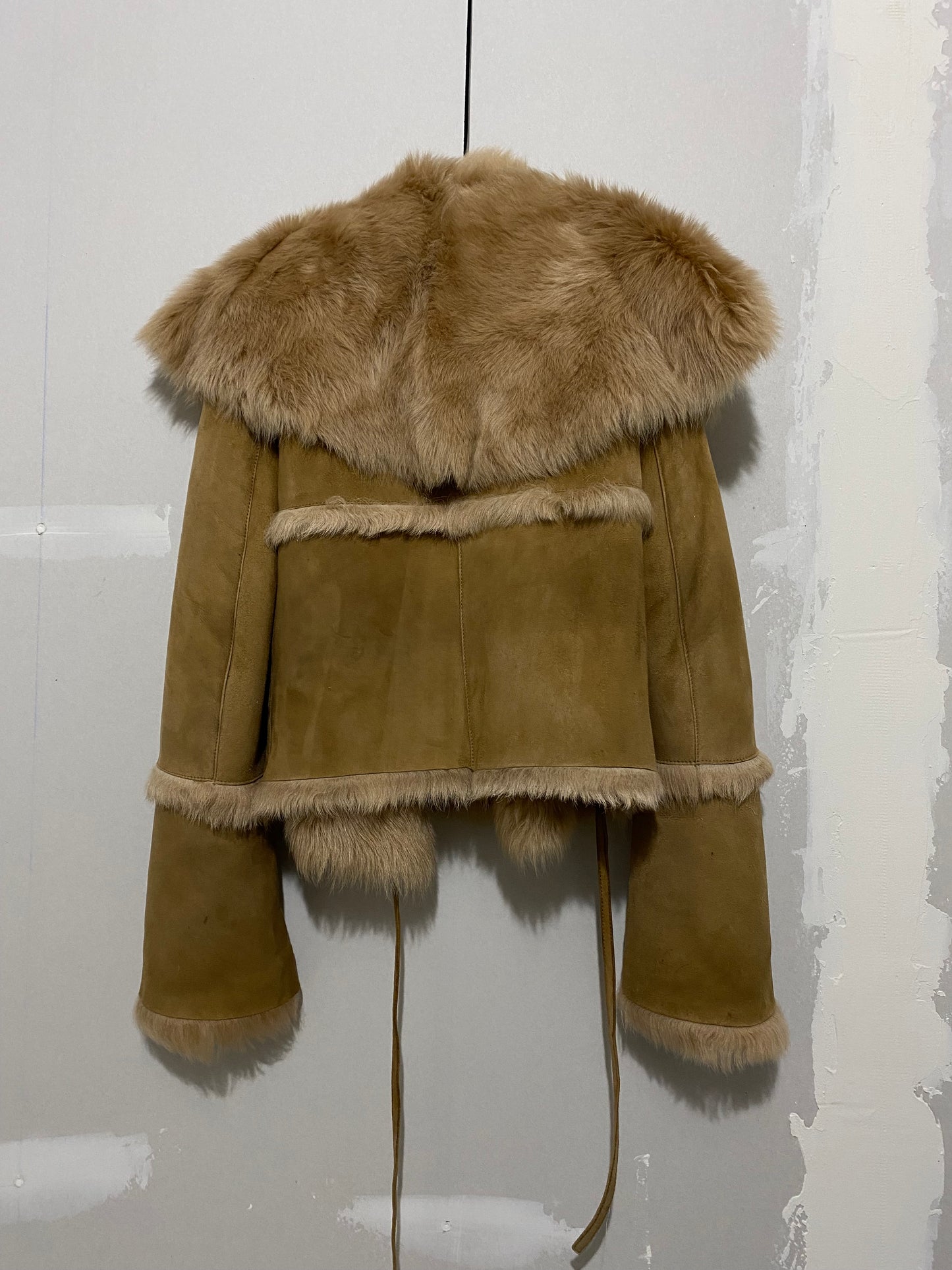 CROPPED SHEARLING JACKET