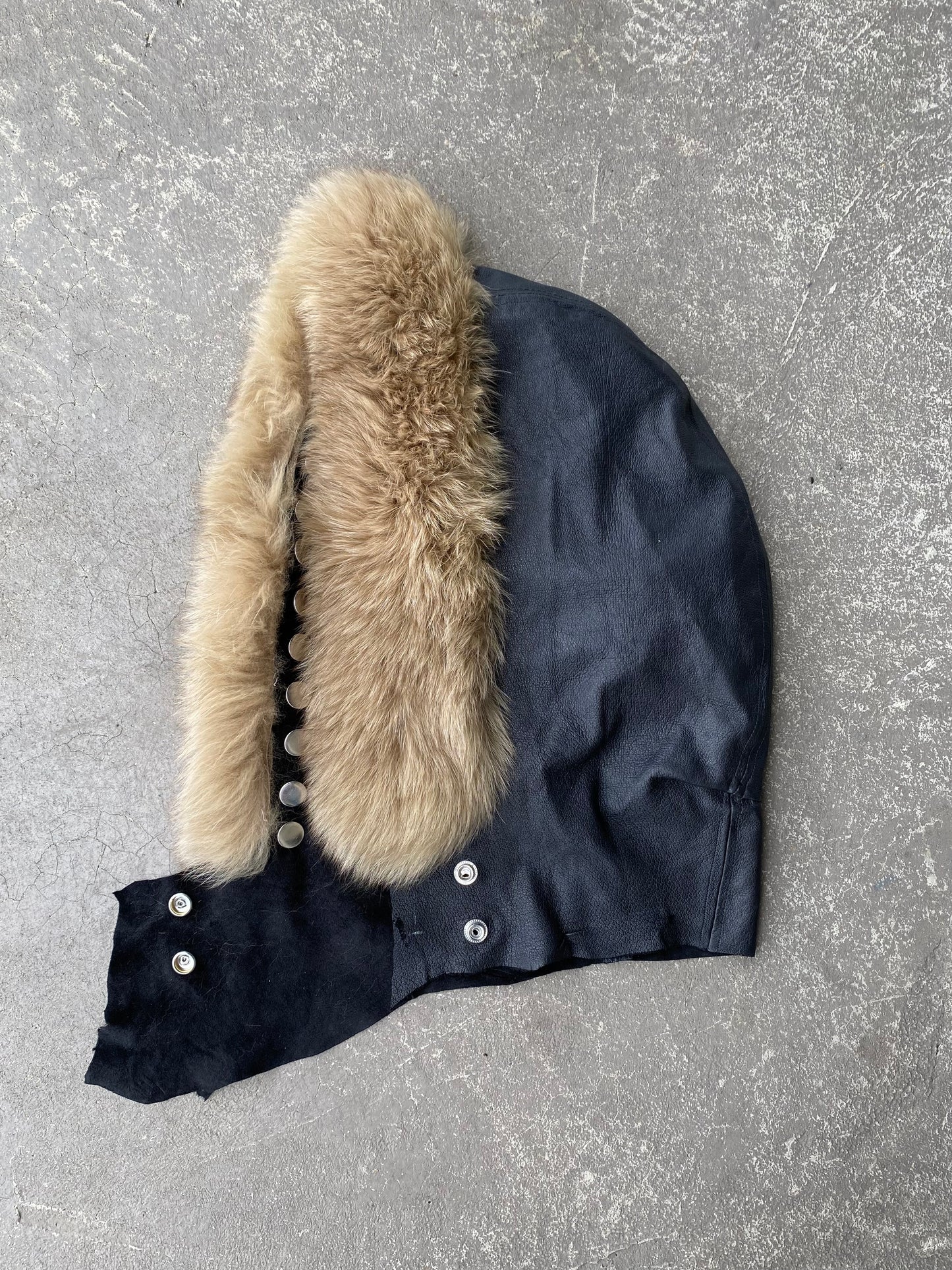 LEATHER AND FUR HOOD 02