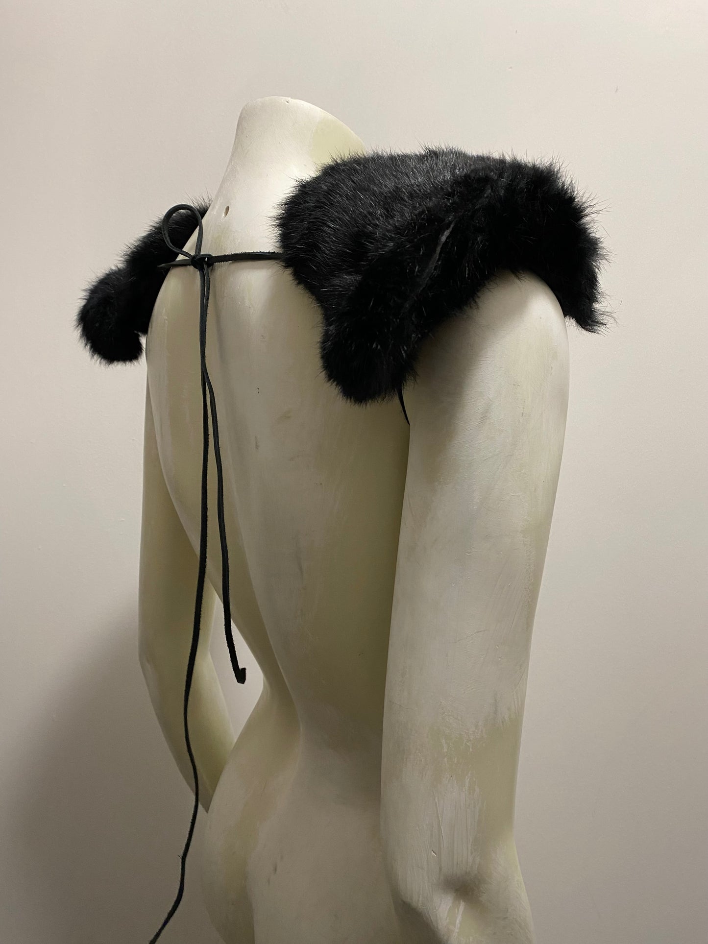 FUR SHOULDER PADS