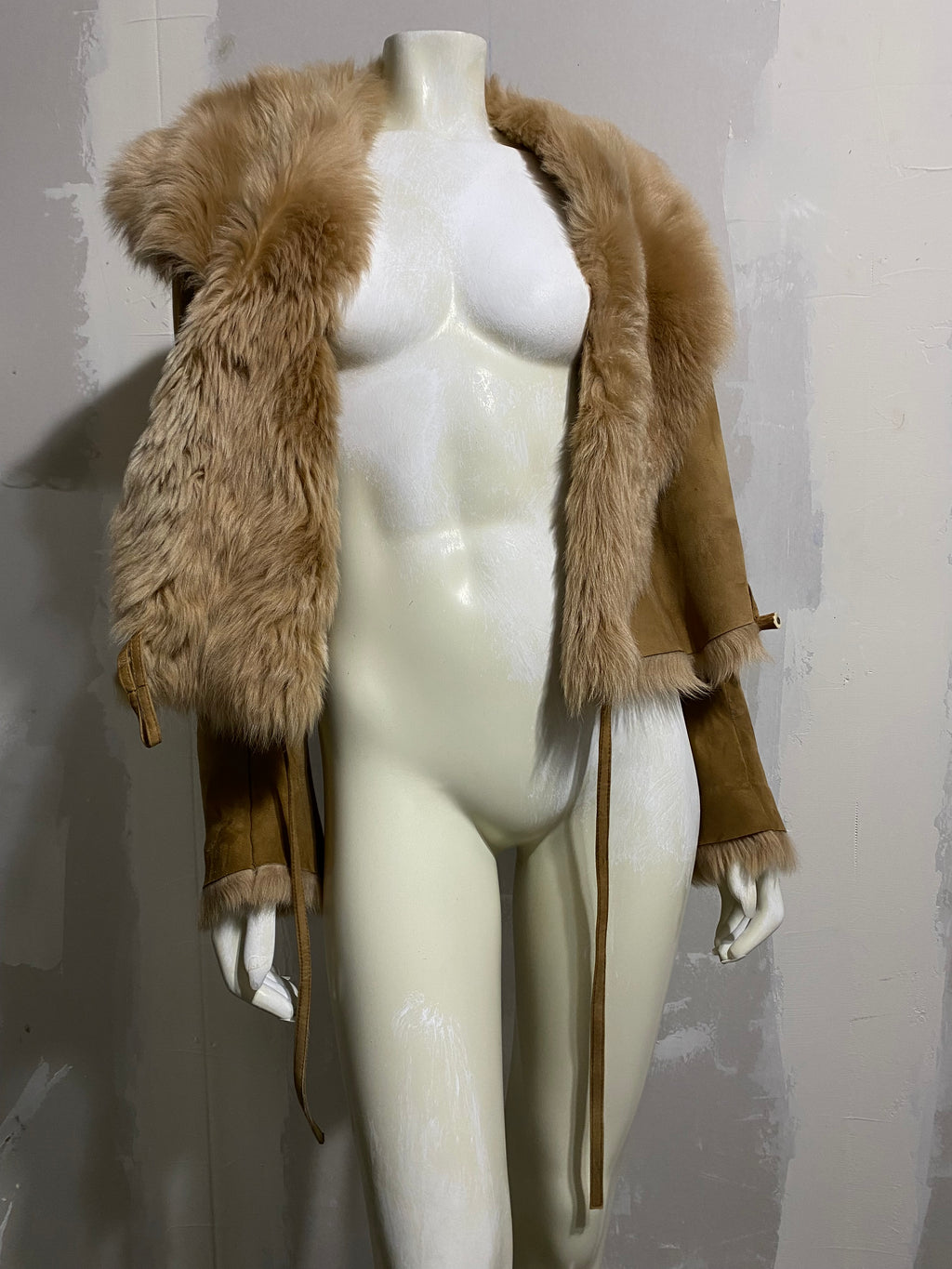 CROPPED SHEARLING JACKET