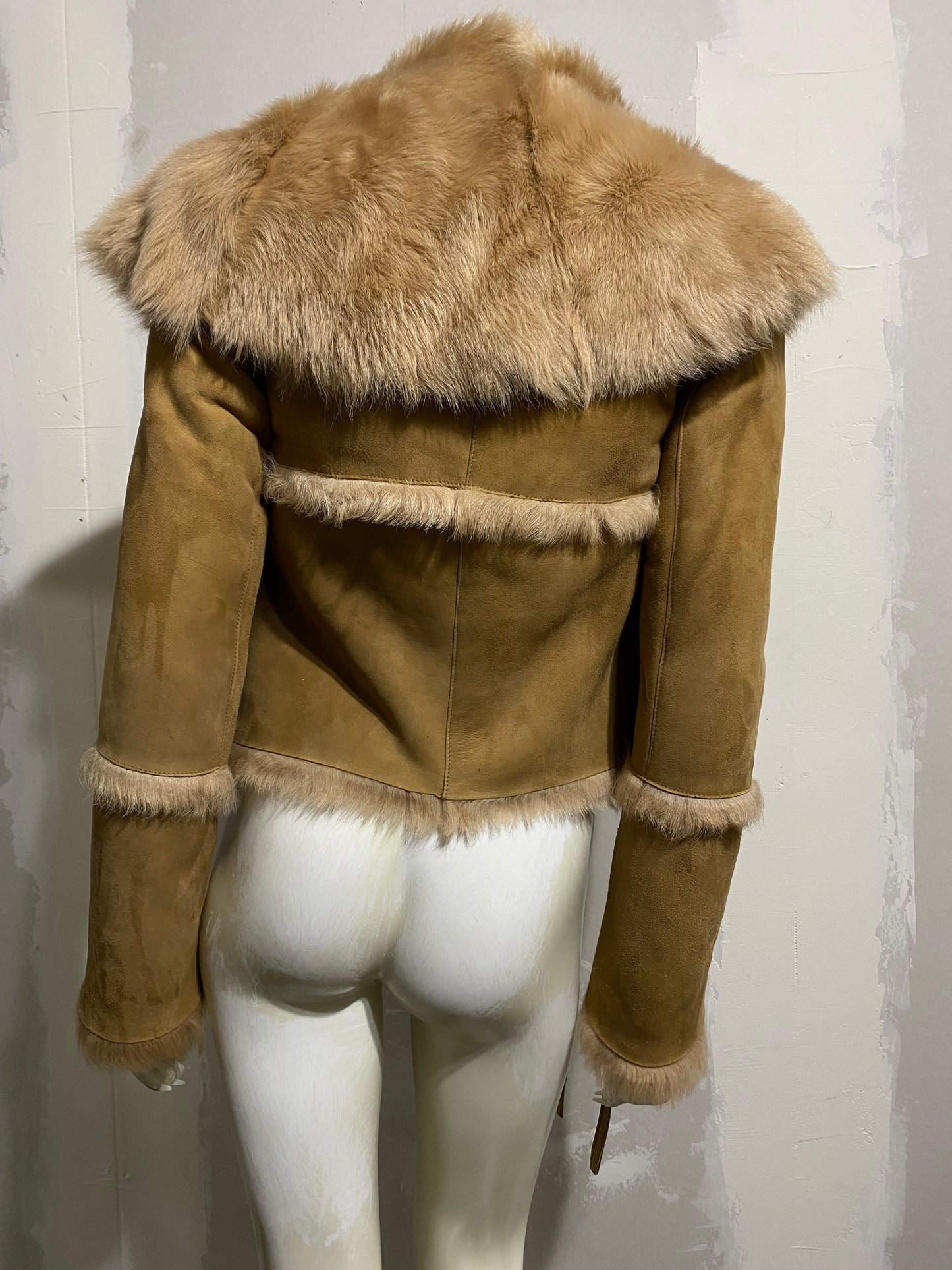 CROPPED SHEARLING JACKET