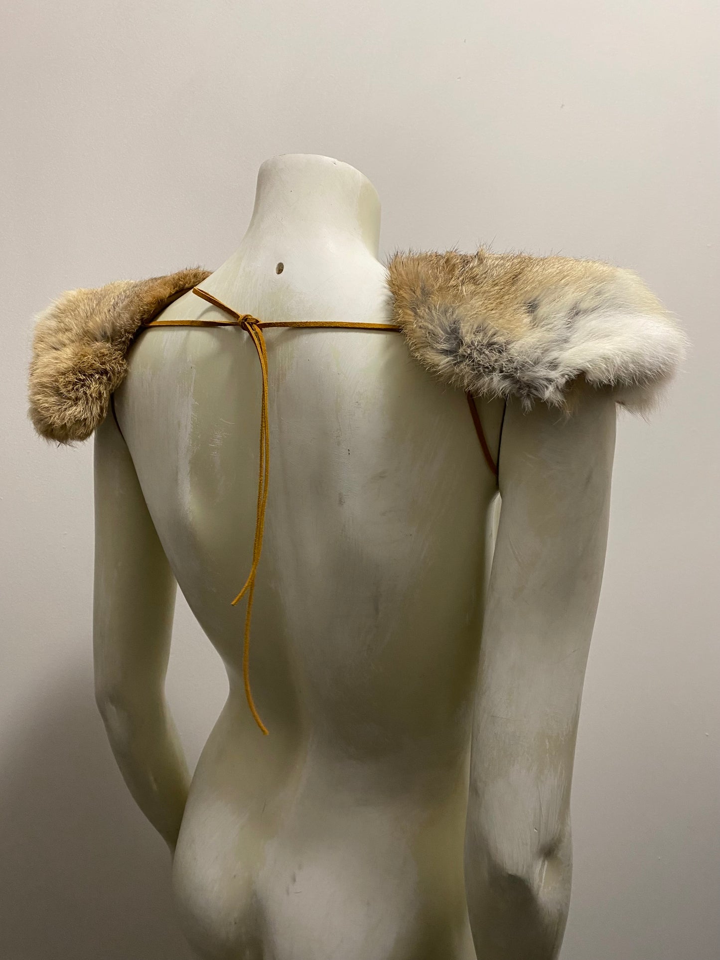 FUR SHOULDER PADS
