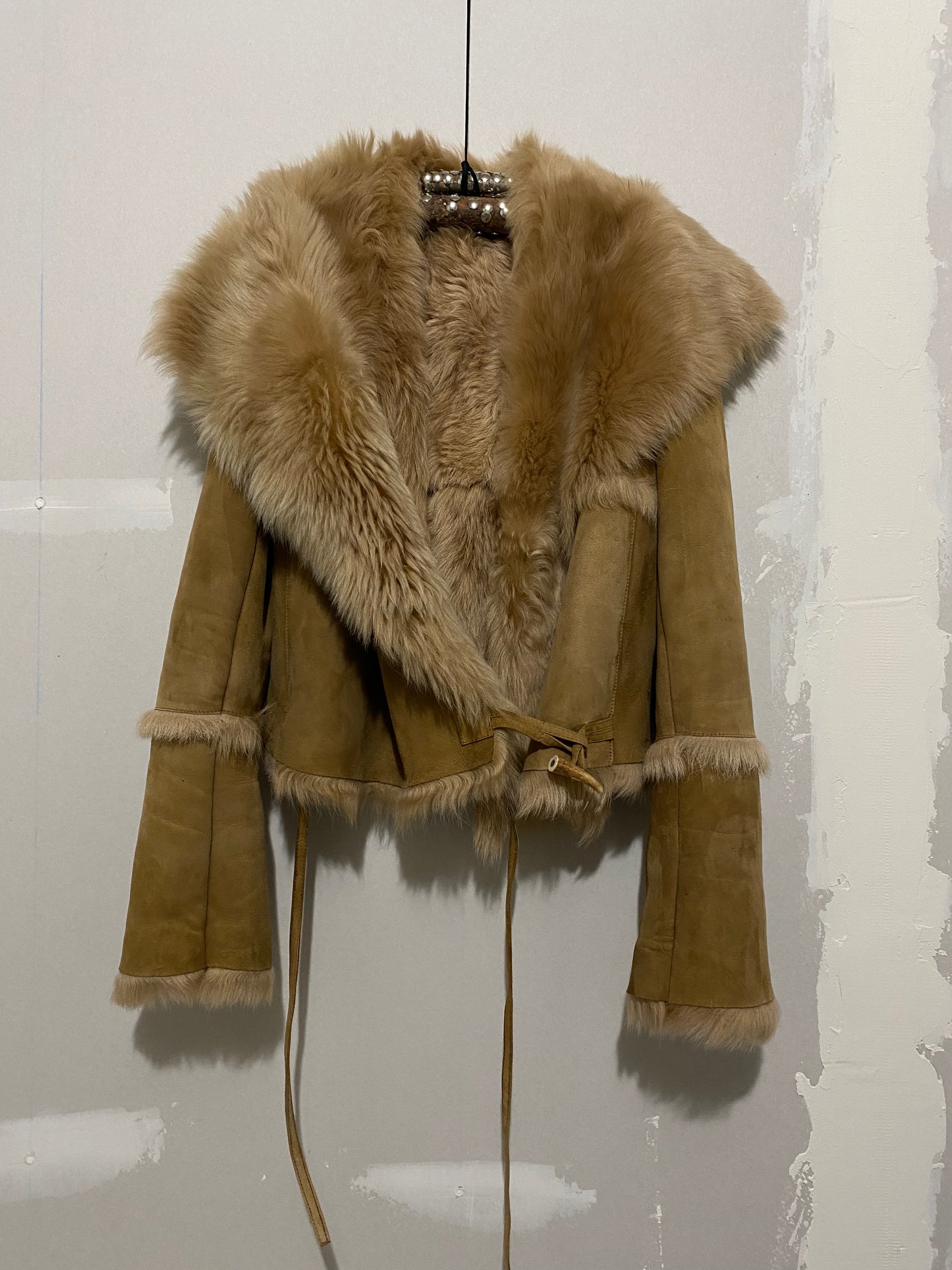 CROPPED SHEARLING JACKET