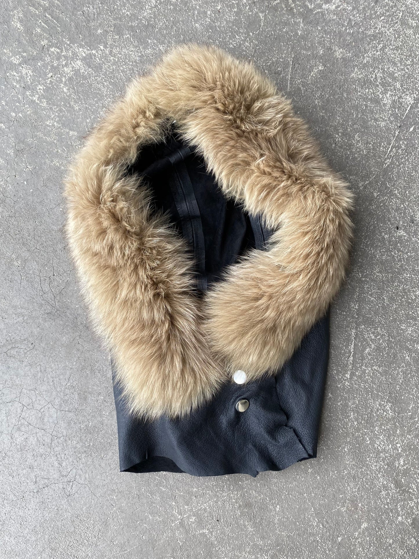 LEATHER AND FUR HOOD 02