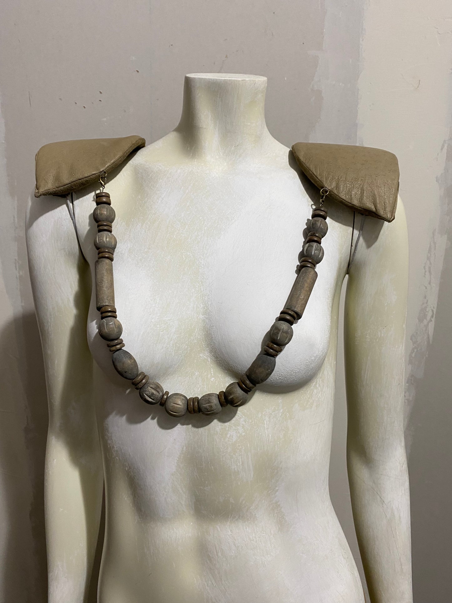 LEATHER SHOULDER PADS