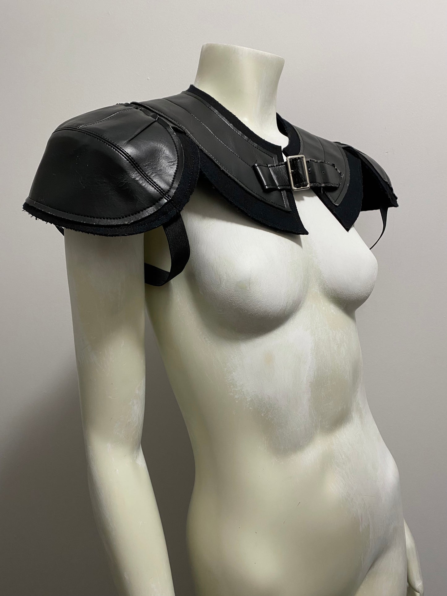COMME DES GARÇONS SHOULDER PADS