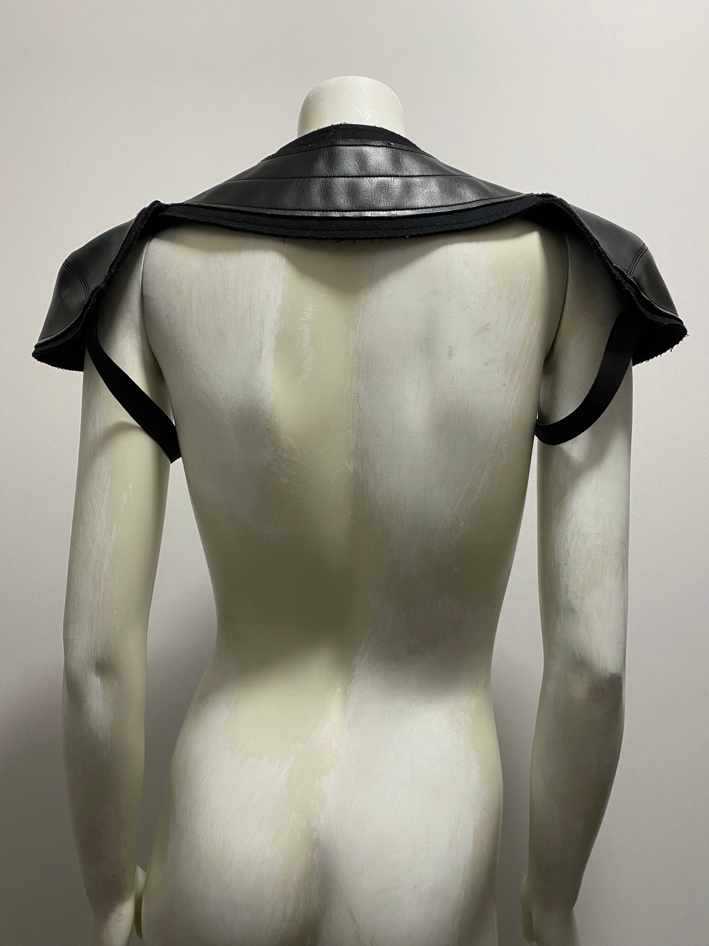 COMME DES GARÇONS SHOULDER PADS
