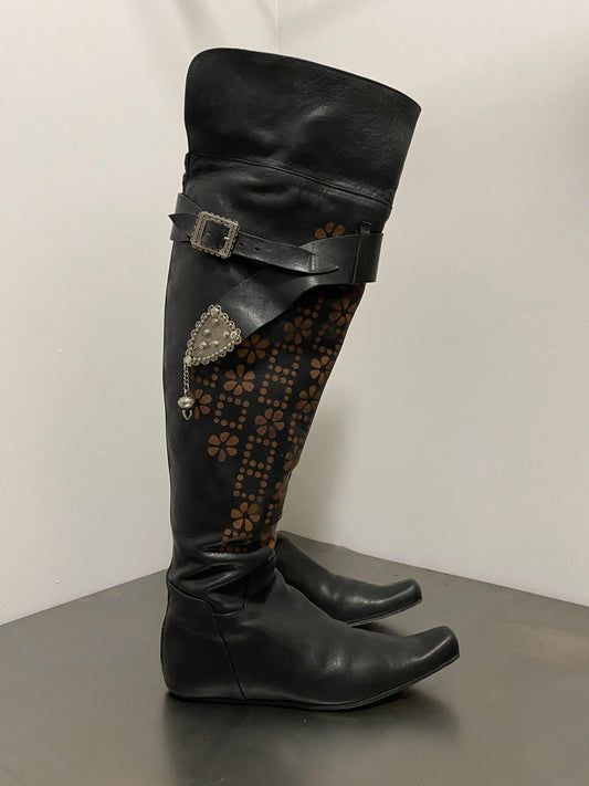 MARITHÉ + FRANÇOIS GIRBAUD BELTED LEATHER BOOTS