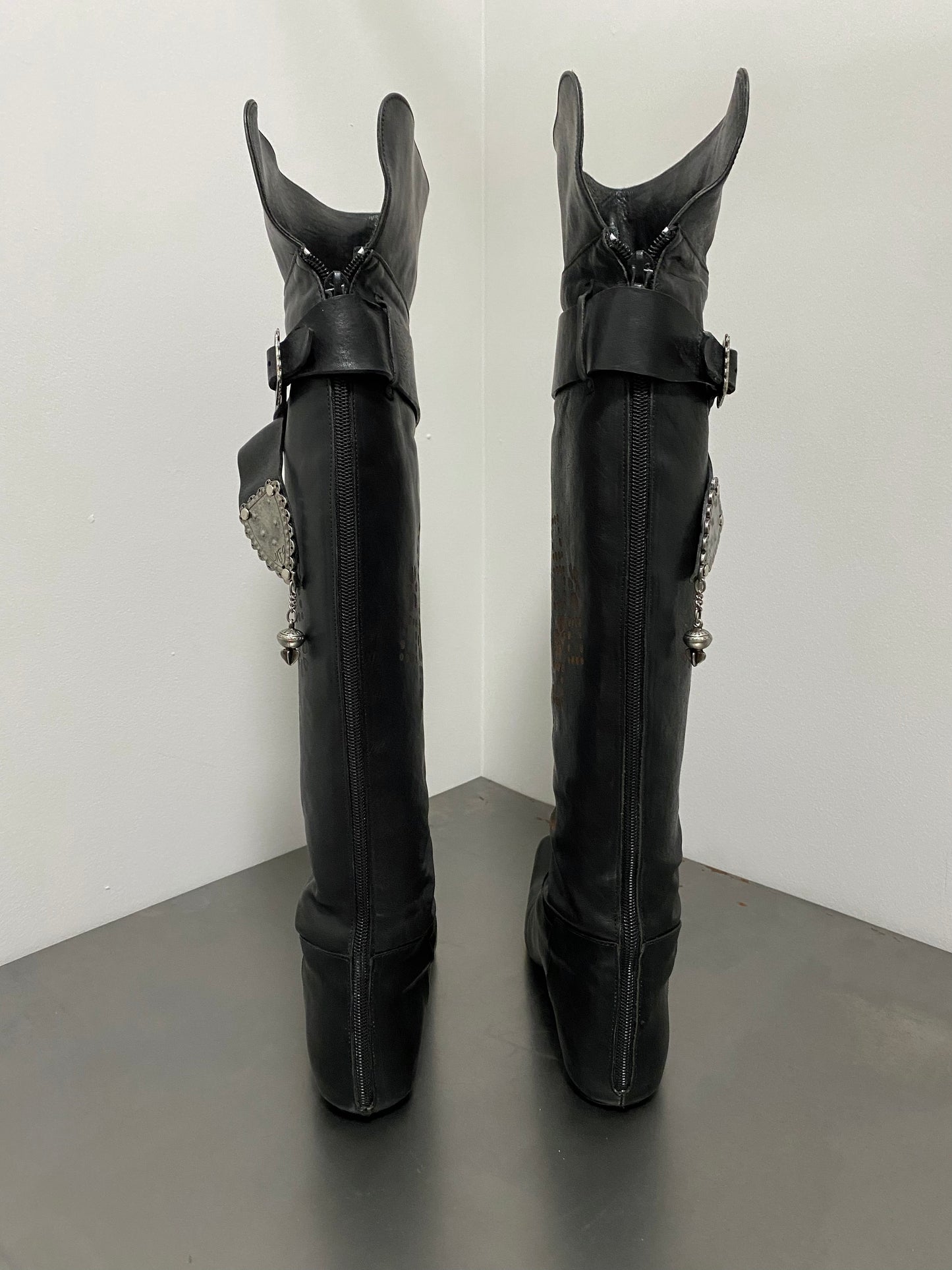 MARITHÉ + FRANÇOIS GIRBAUD BELTED LEATHER BOOTS