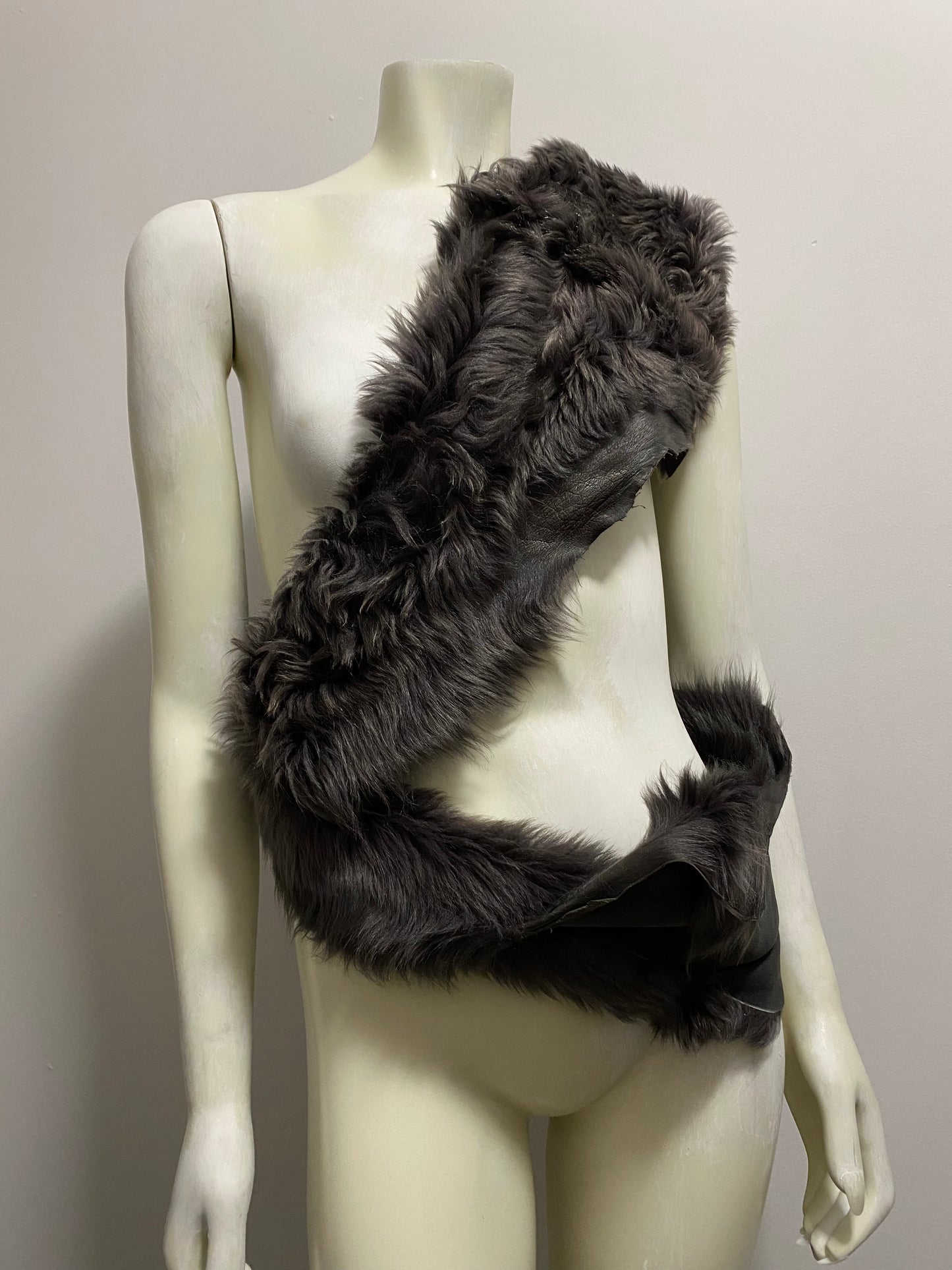GREY SHEEPSKIN TUBE SCARF