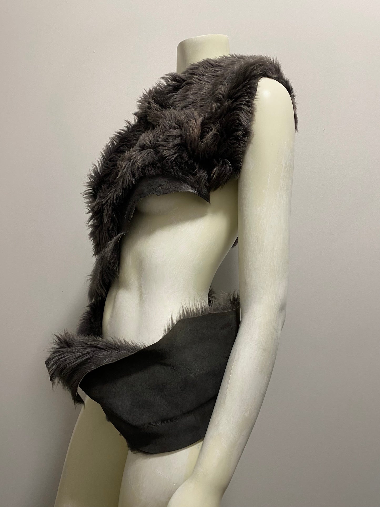 GREY SHEEPSKIN TUBE SCARF