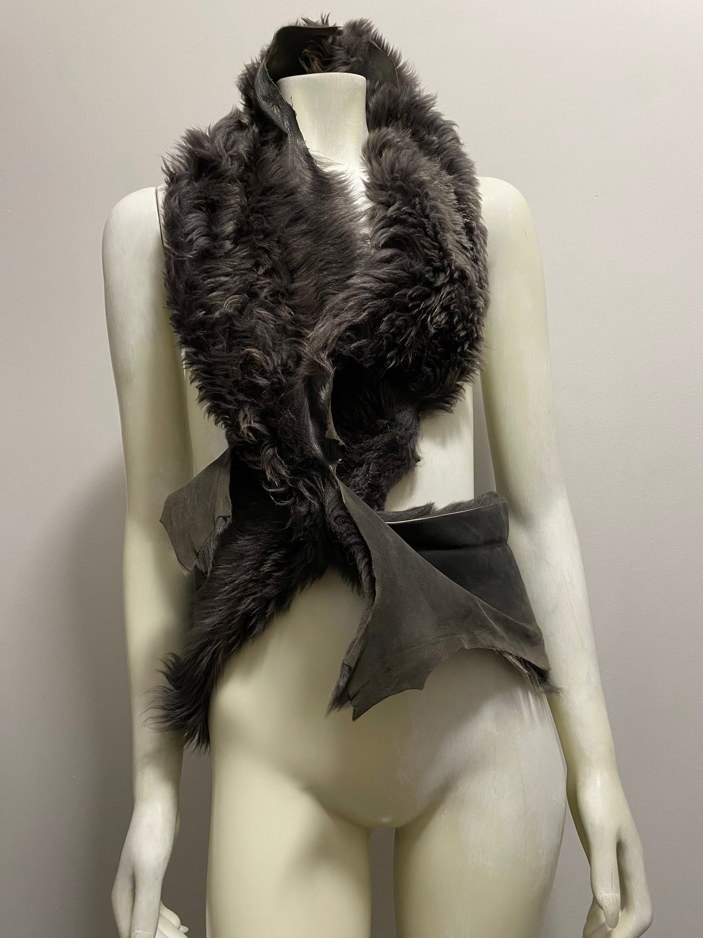 GREY SHEEPSKIN TUBE SCARF