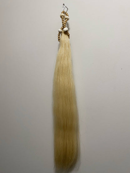 BLOND HORSE TAIL ADORNMENT