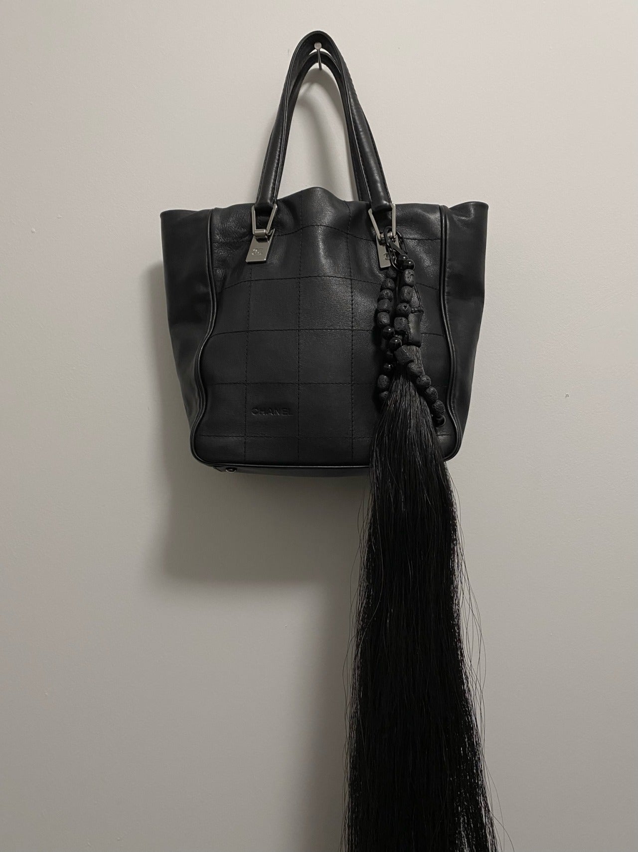BLACK HORSE TAIL ADORNMENT
